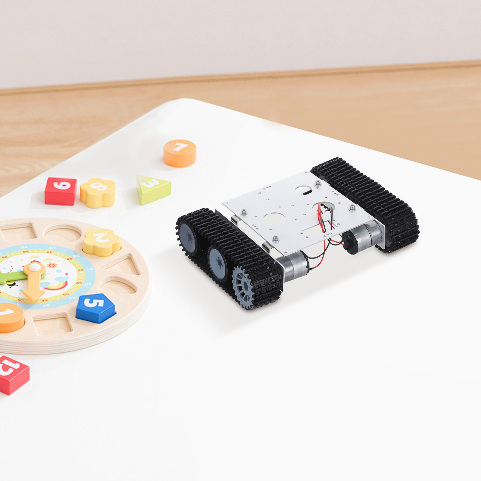 مجموعة هيكل دبابة روبوت معدنية - مراجعة Tracked Robot Chassis وسعره