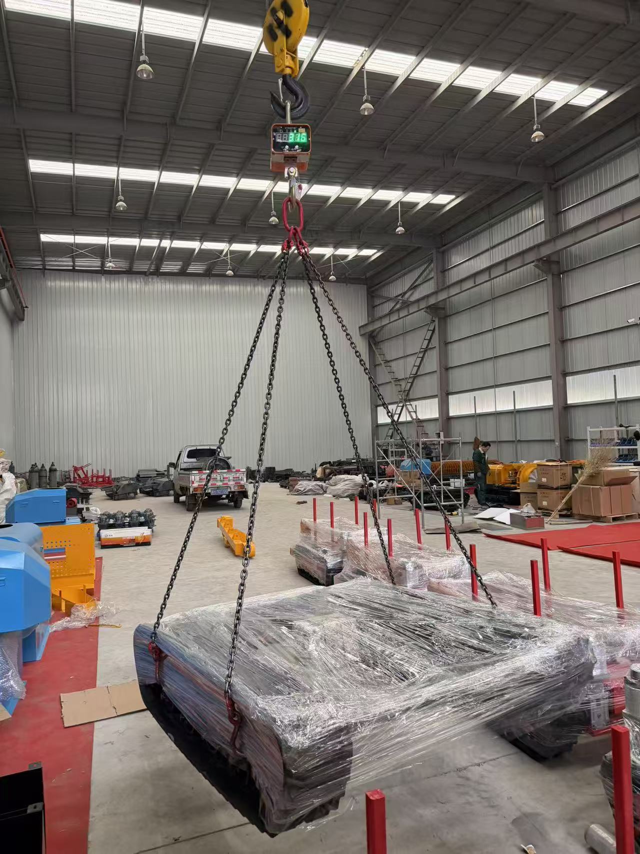 مركبة مجنزرة لاسلكية تعمل بالت - مراجعة Tracked Robot Chassis وسعره